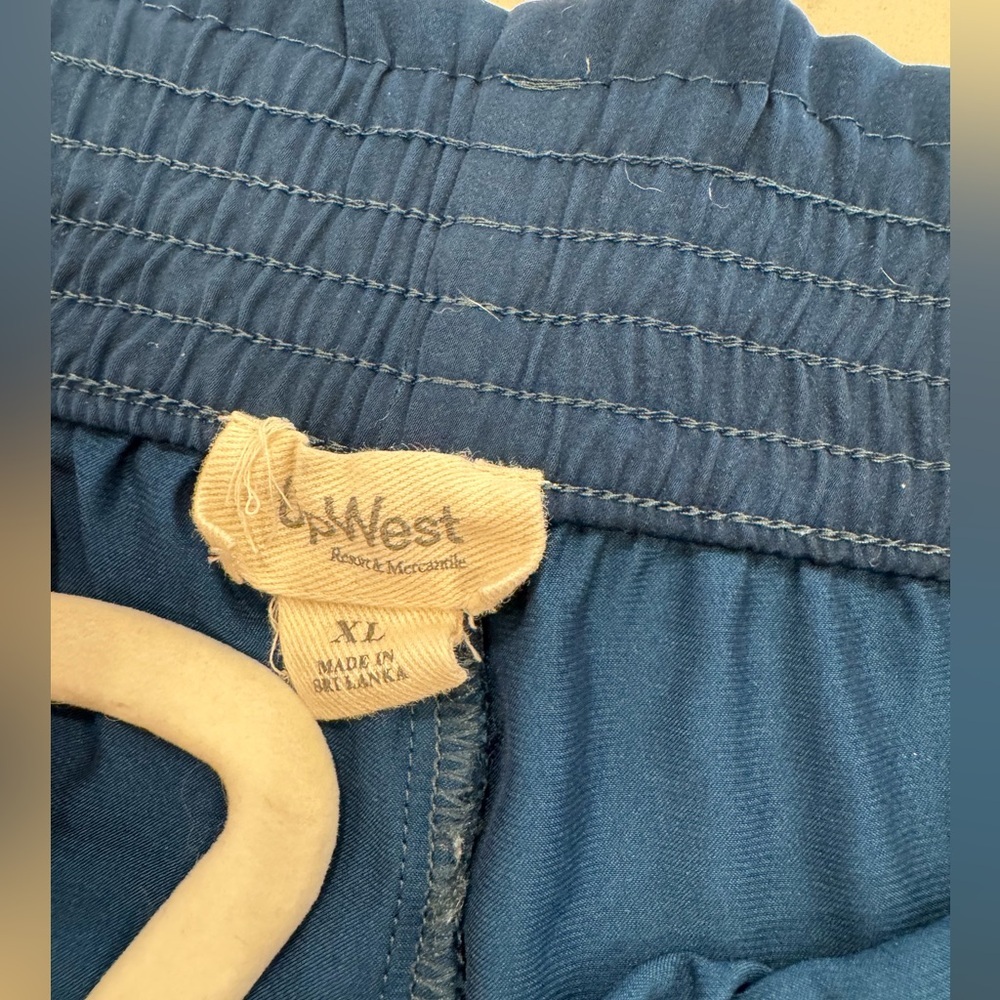 Navy Upwest (Express) Washable satin pants xl - Picture 5 of 5